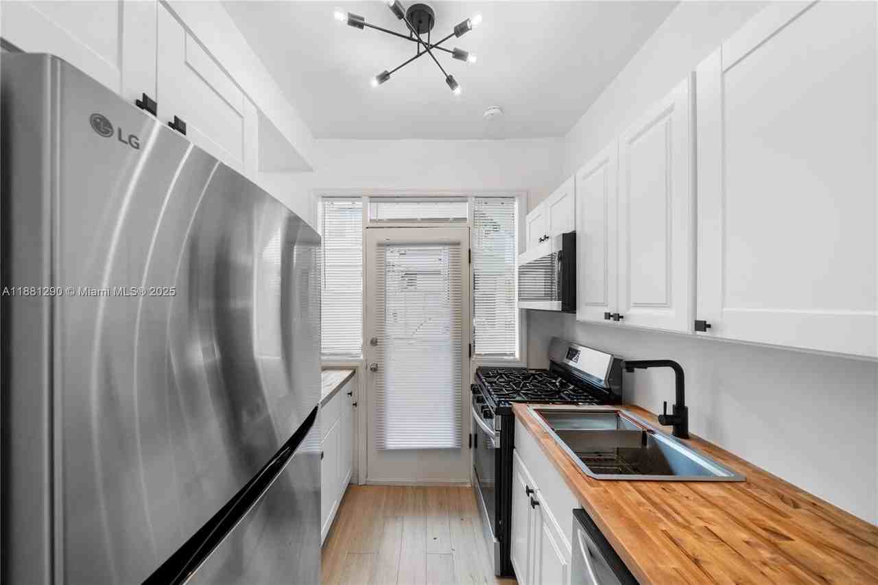 4710 Pine Tree Dr #31 - Photo 5 of 25