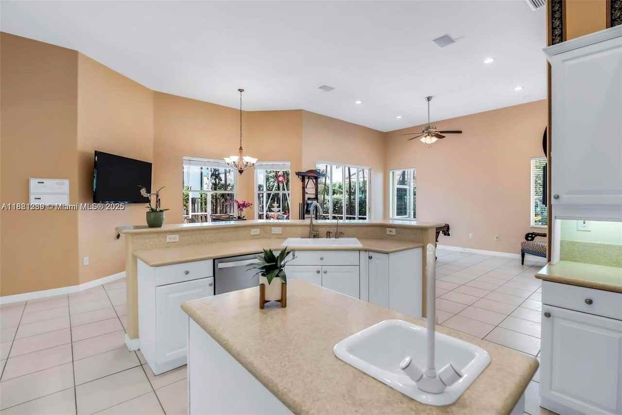 1925 Nw 167th Ter - Photo 2 of 24