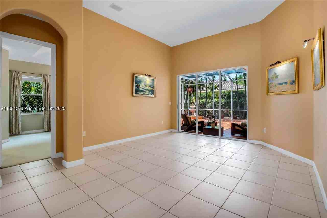 1925 Nw 167th Ter - Photo 7 of 24