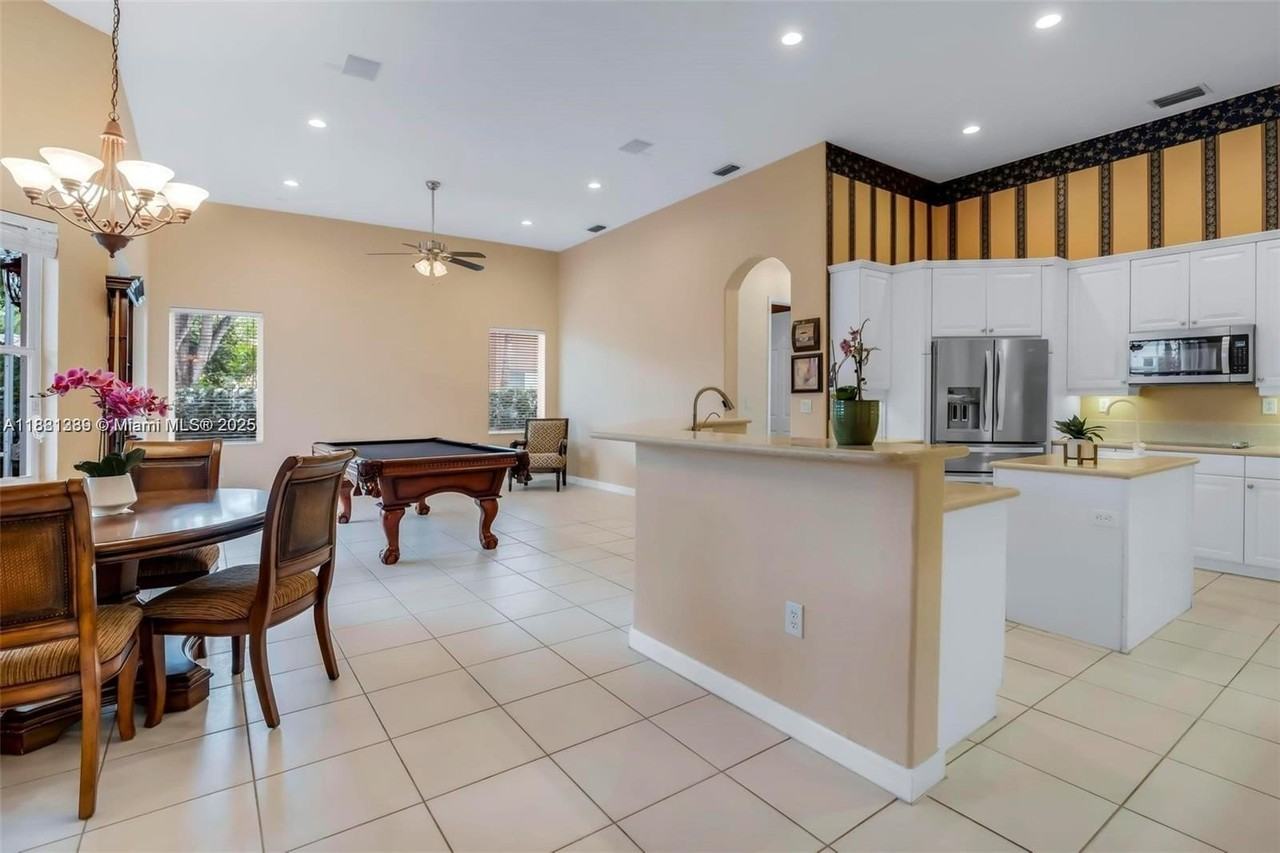 1925 Nw 167th Ter - Photo 6 of 24