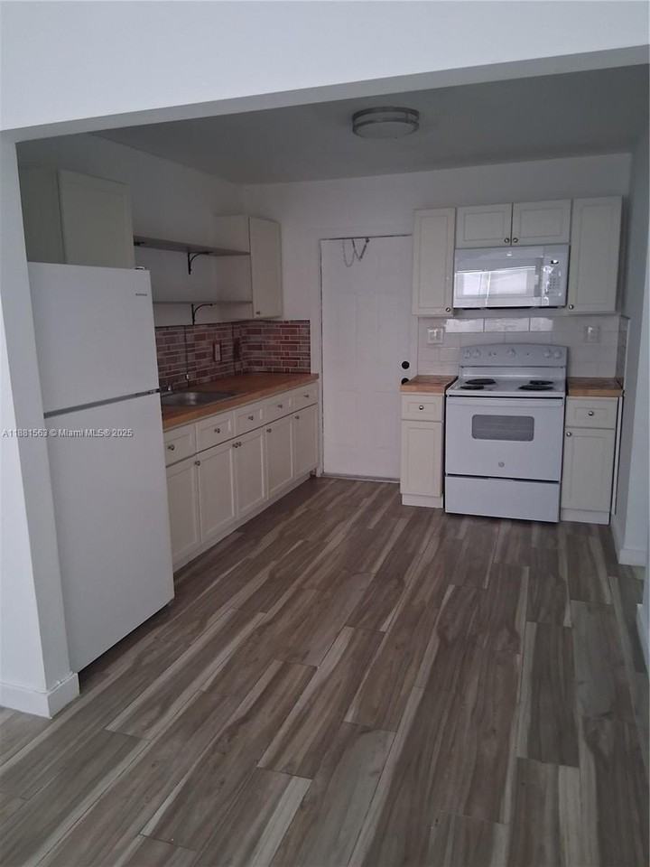 2710 Northwest 6th Street #A - Photo 2 of 15