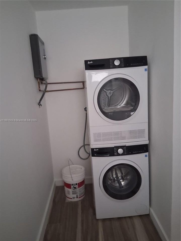 2710 Northwest 6th Street #A - Photo 3 of 15