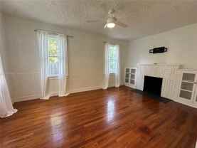 411 Sw 19th St #1-2 - Photo 1 of 1