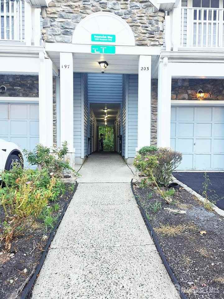 201 Prestwick Way - Photo 2 of 21