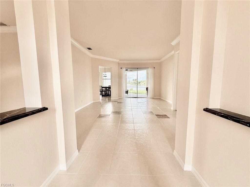 1098 Port Orange Way - Photo 2 of 8