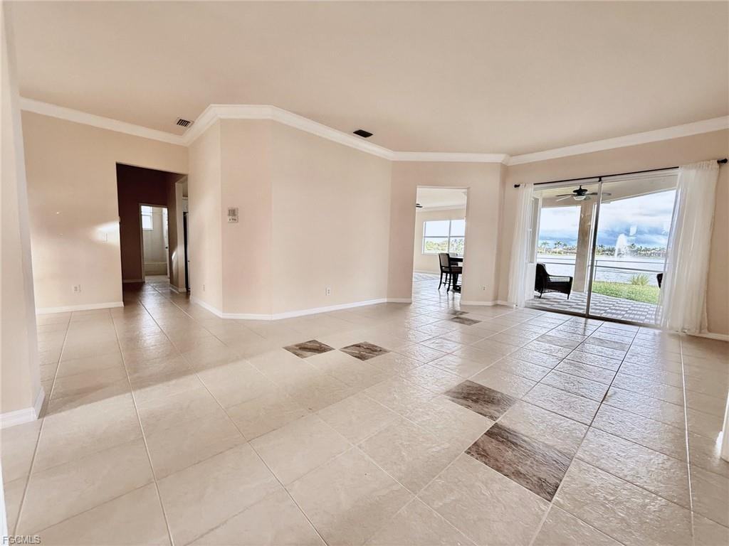 1098 Port Orange Way - Photo 3 of 8