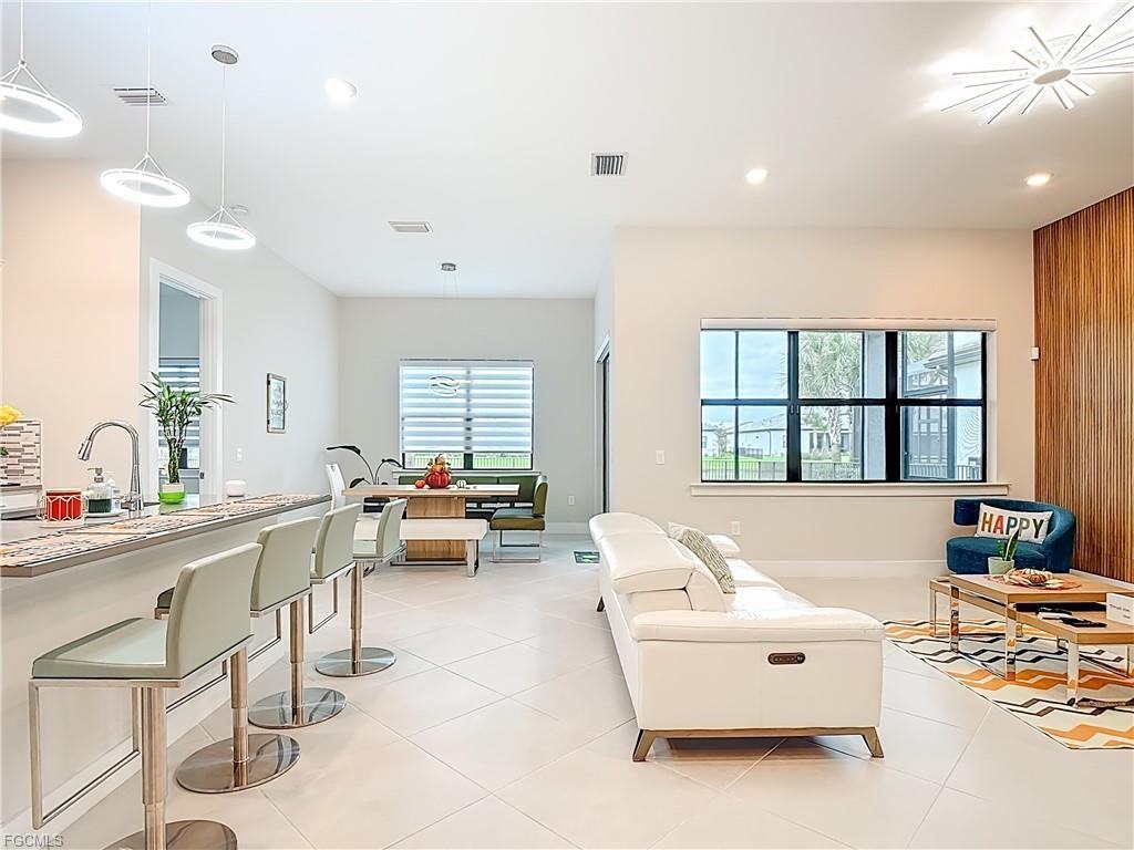 4302 Washington Pl - Photo 3 of 8