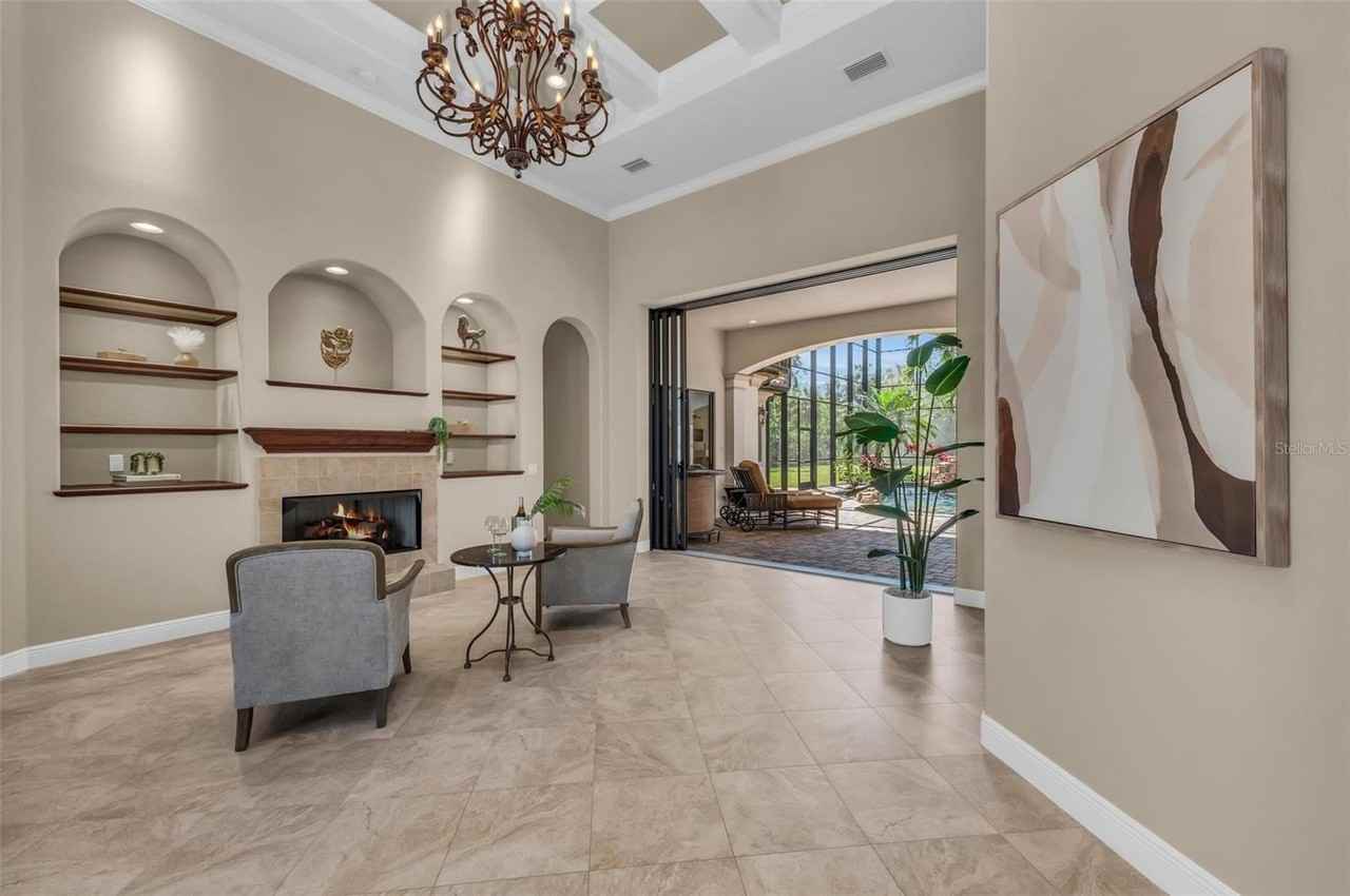 1110 79th St E - Photo 4 of 50