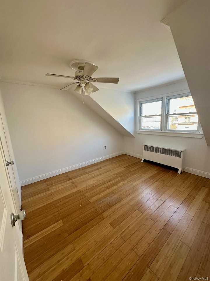 658 W Broadway - Photo 4 of 9