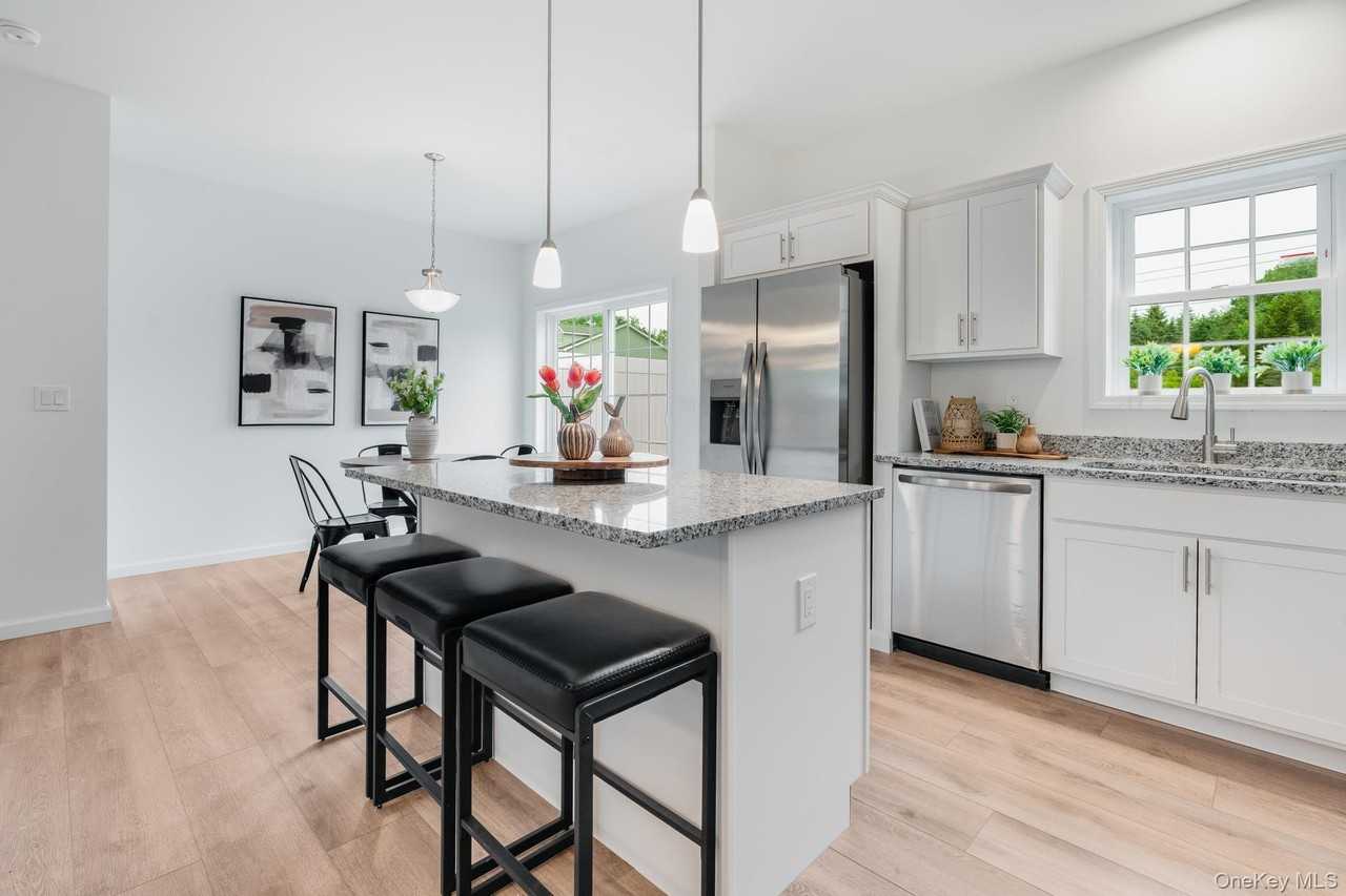 75 Hudson Cir - Photo 4 of 30