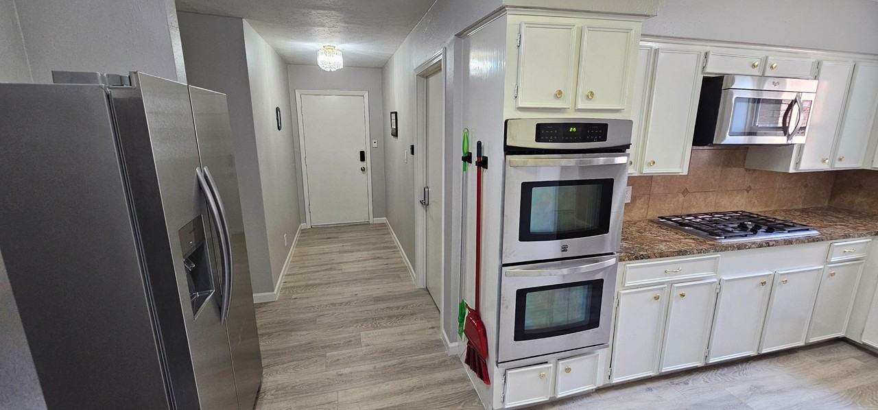 Yoe St - Photo 5 of 16