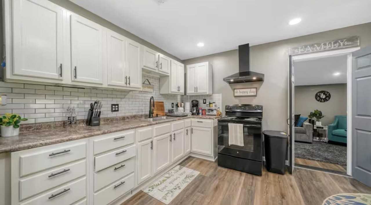 Guava Cir Nw - Photo 3 of 7