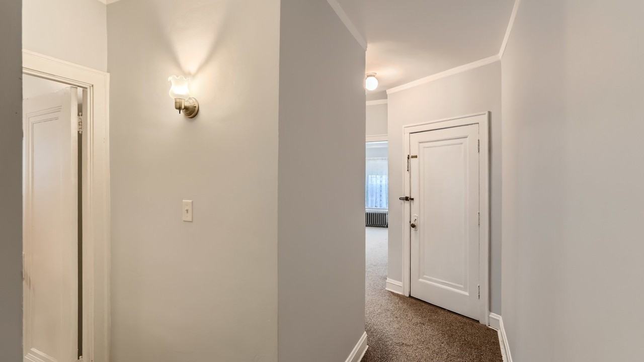 3527 North Lowell Avenue #1S - Photo 2 of 13