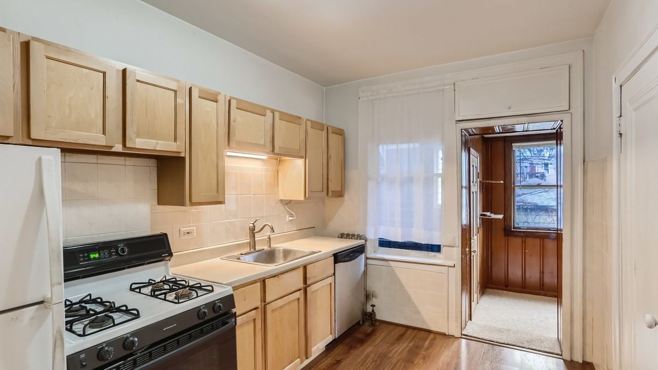 3527 North Lowell Avenue #1S - Photo 7 of 13