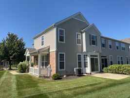 featured image of 2216 Evergreen Cir #2216