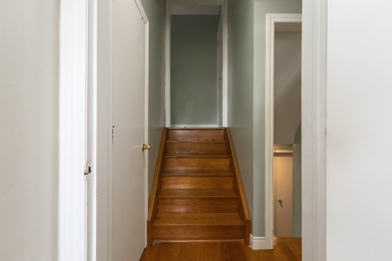 143 Rodda Boulevard - Photo 3 of 24