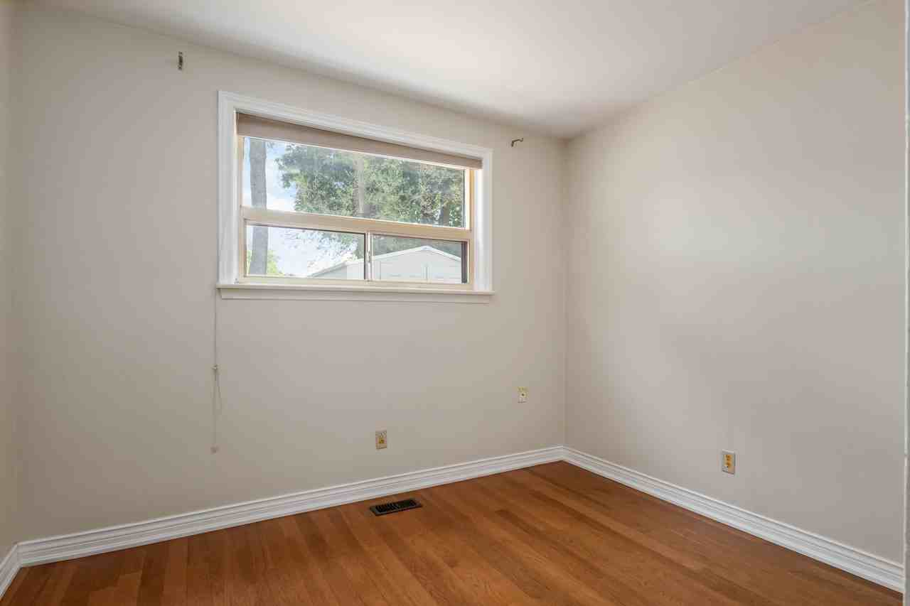 143 Rodda Boulevard - Photo 6 of 24