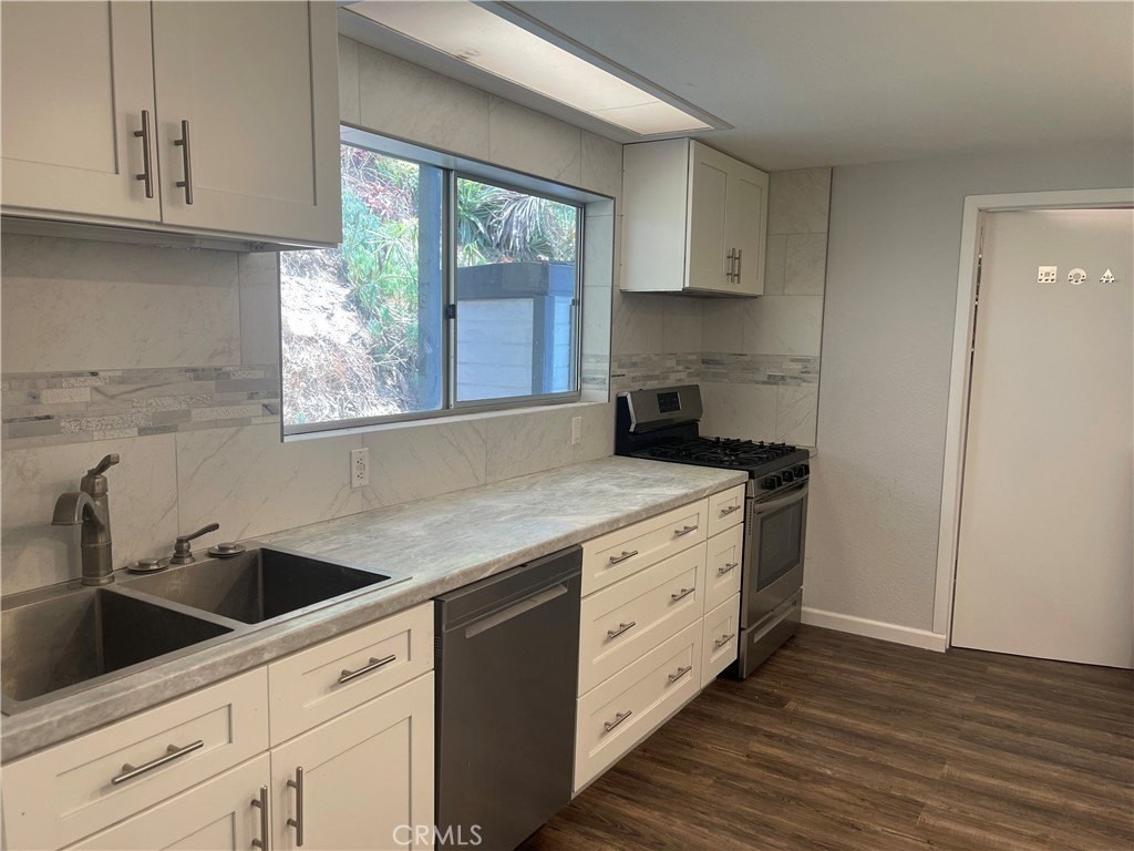 1361 De Luz Rd - Photo 6 of 10