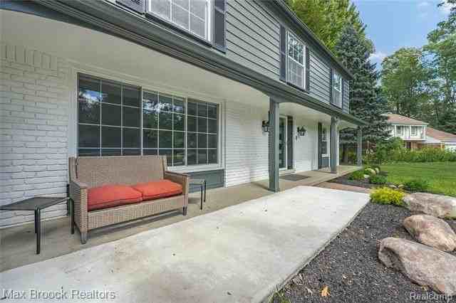 2601 Lamplighter Ln - Photo 5 of 50