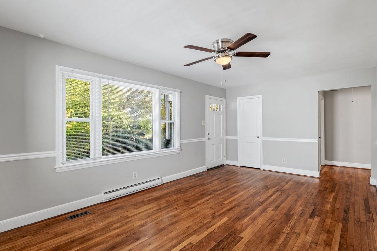 1615 Roseland St - Photo 3 of 37