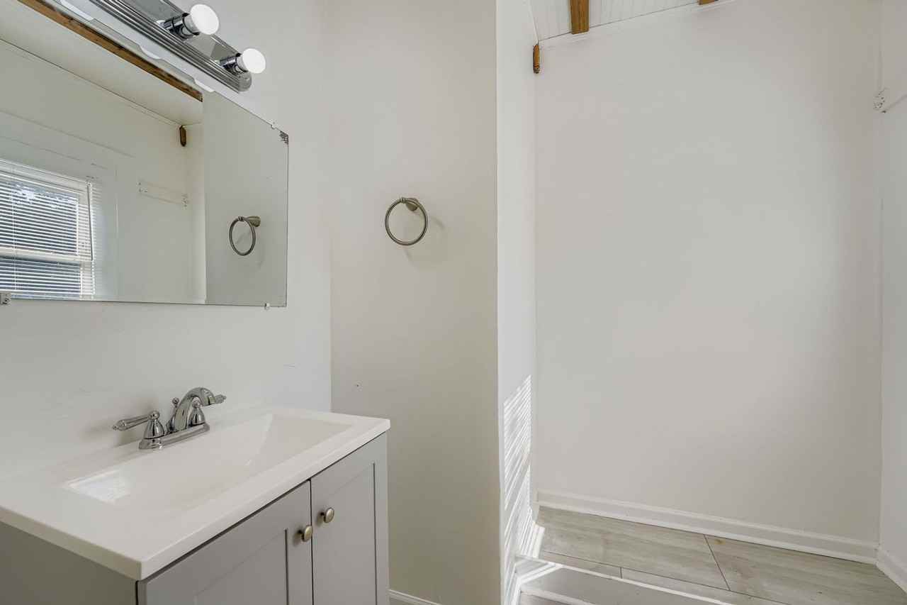 511 Walnut Street - Photo 7 of 11