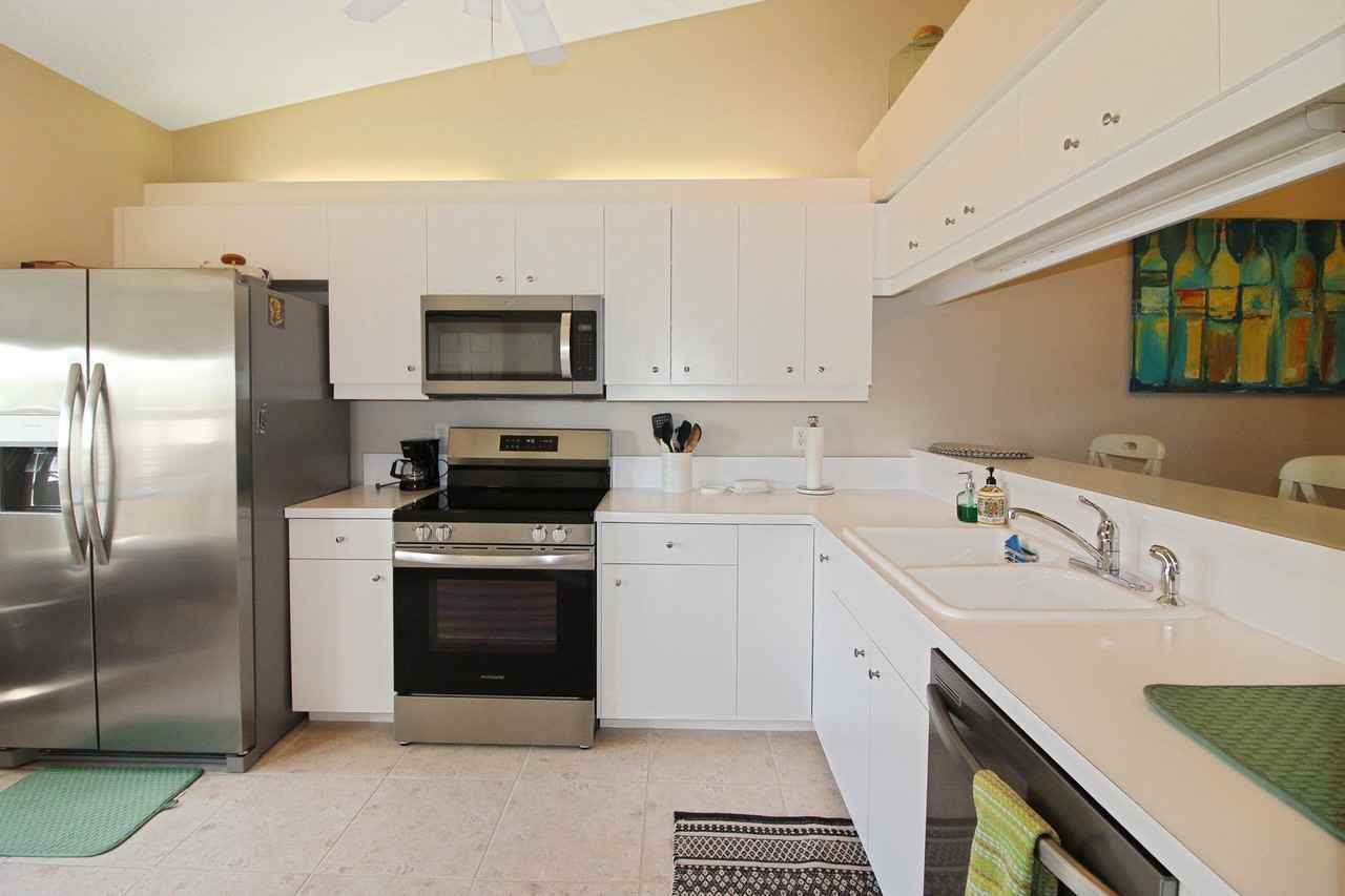 905 Addington Court #202 - Photo 4 of 17