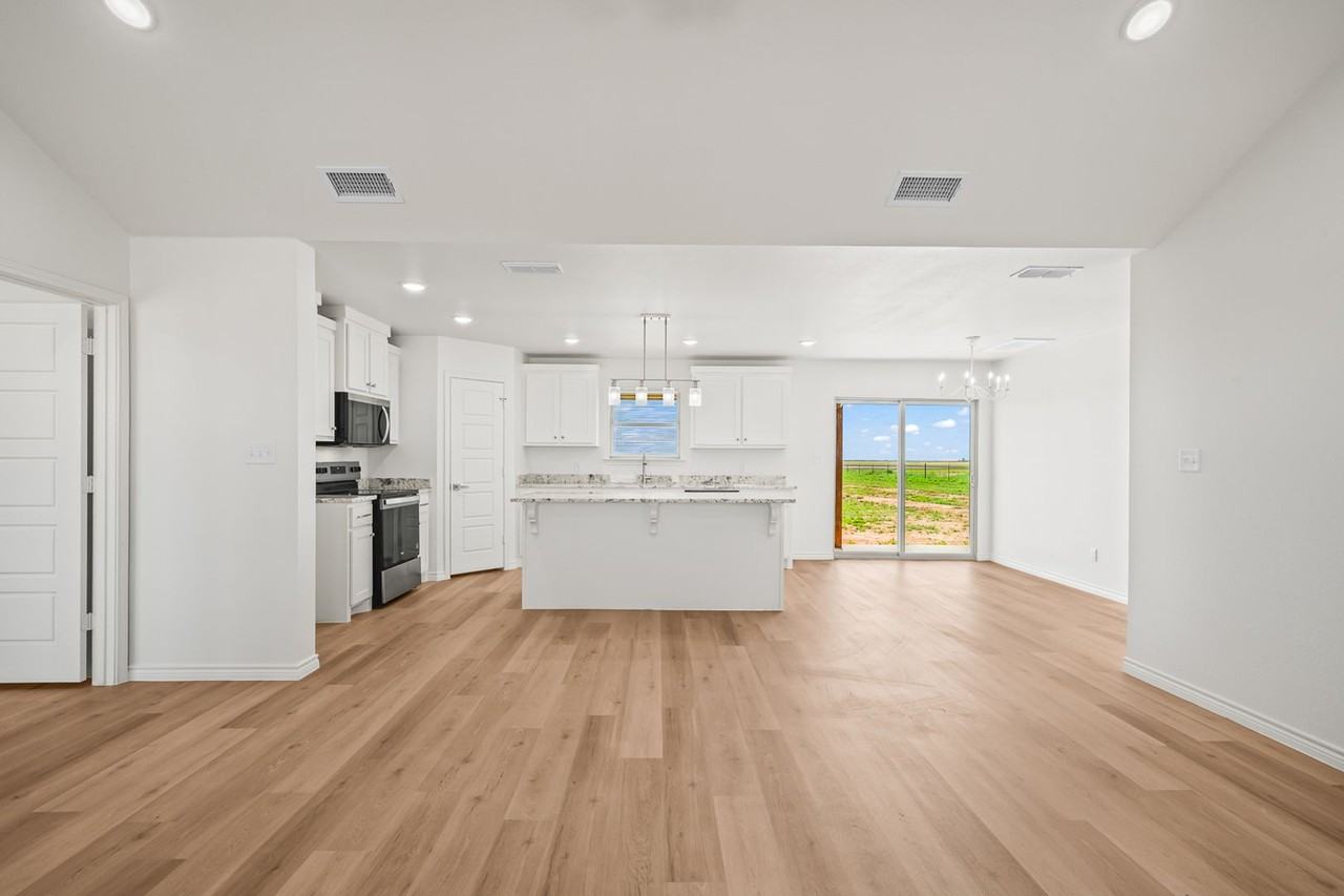 9306 E Fm 597 - Photo 3 of 36