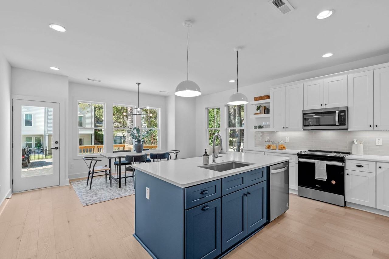 5061 Lundy Dr - Photo 7 of 41