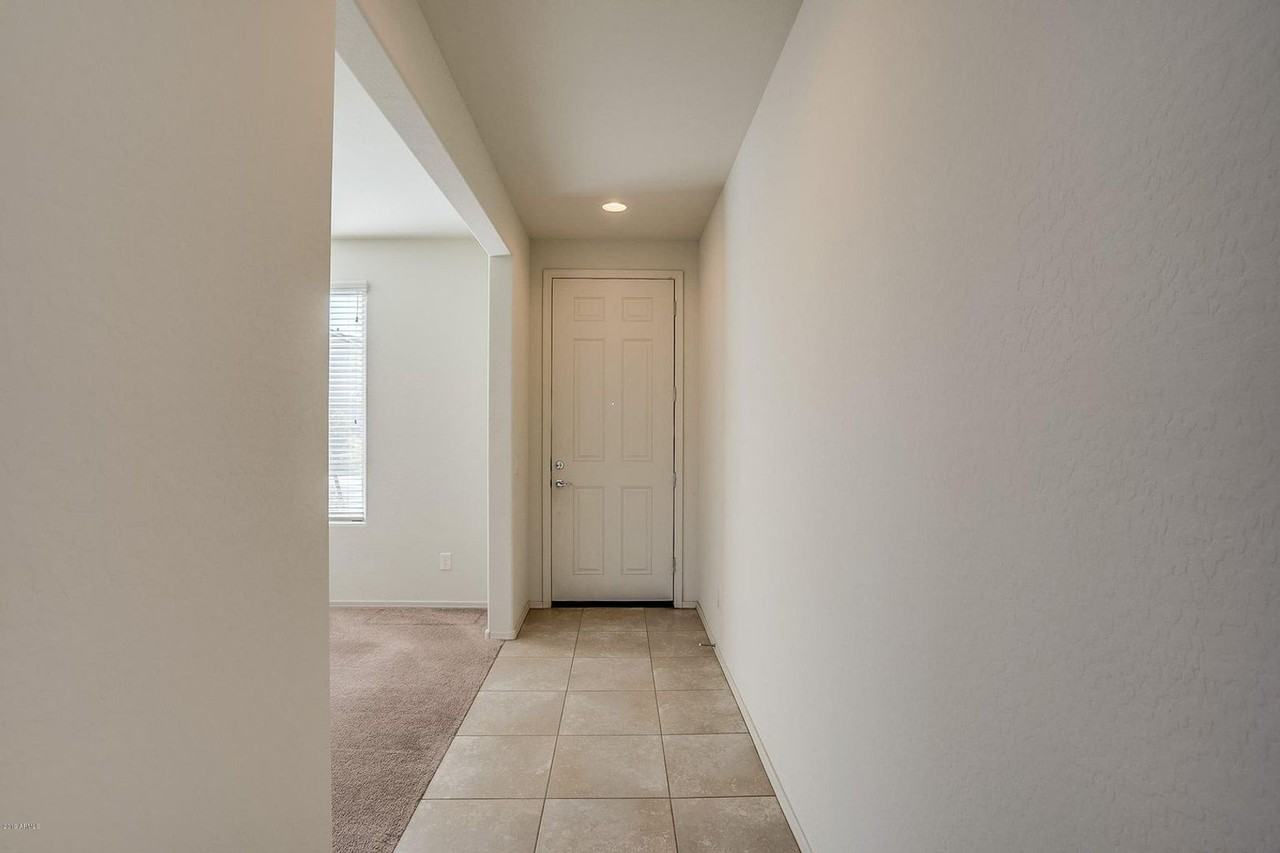 9578 W Whispering Wind Dr - Photo 3 of 38
