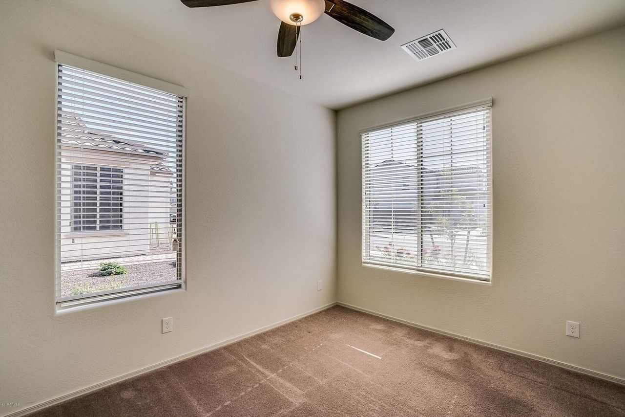 9578 W Whispering Wind Dr - Photo 4 of 38