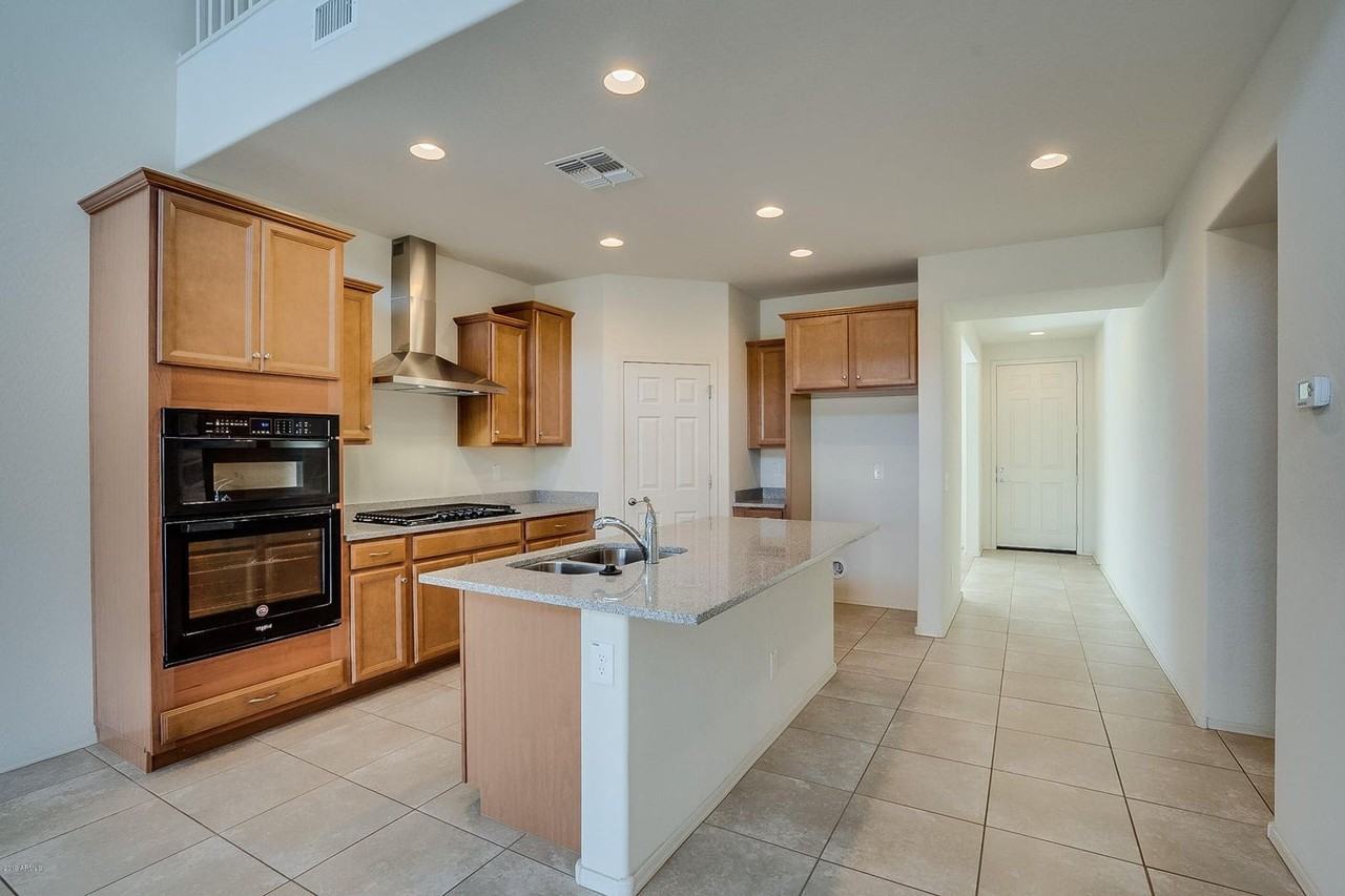9578 W Whispering Wind Dr - Photo 7 of 38