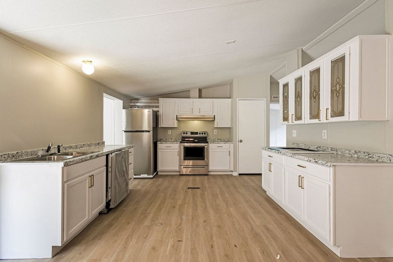 3446 Ga Highway 204 - Photo 6 of 18