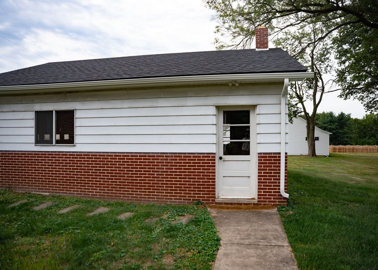 3950 Locust Grove Rd - Photo 4 of 27