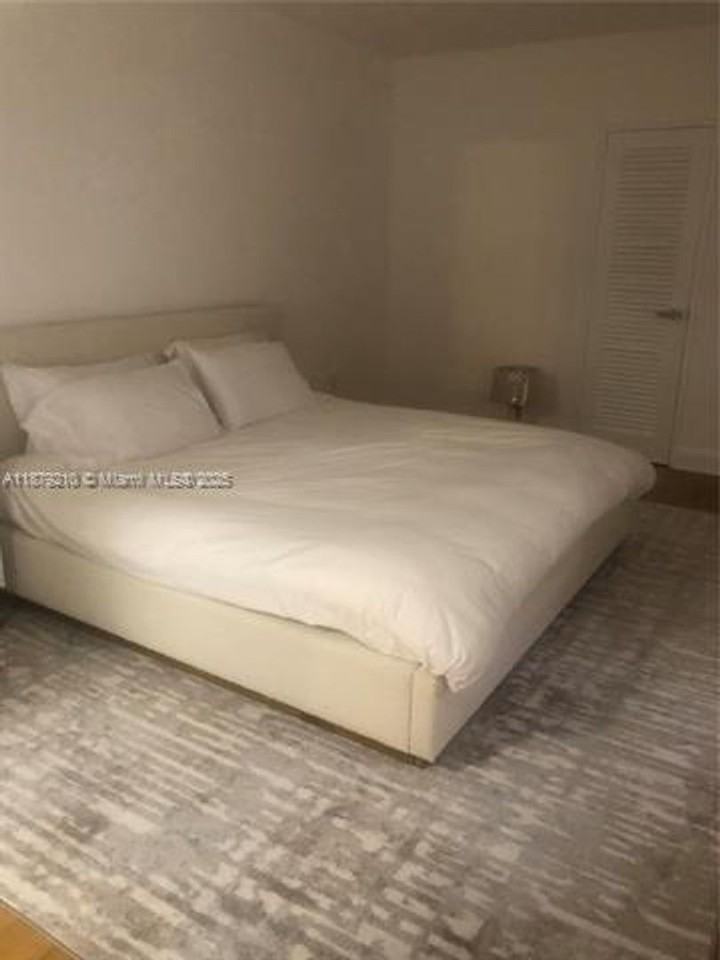 10185 10185 Collins Ave appt 1016 - Photo 4 of 7