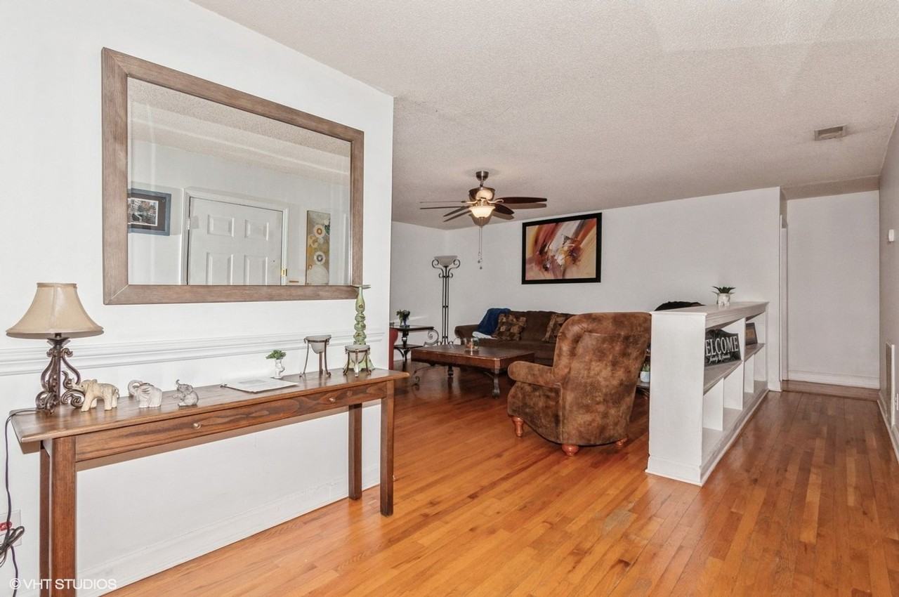 9938 Sandra Ln - Photo 4 of 36