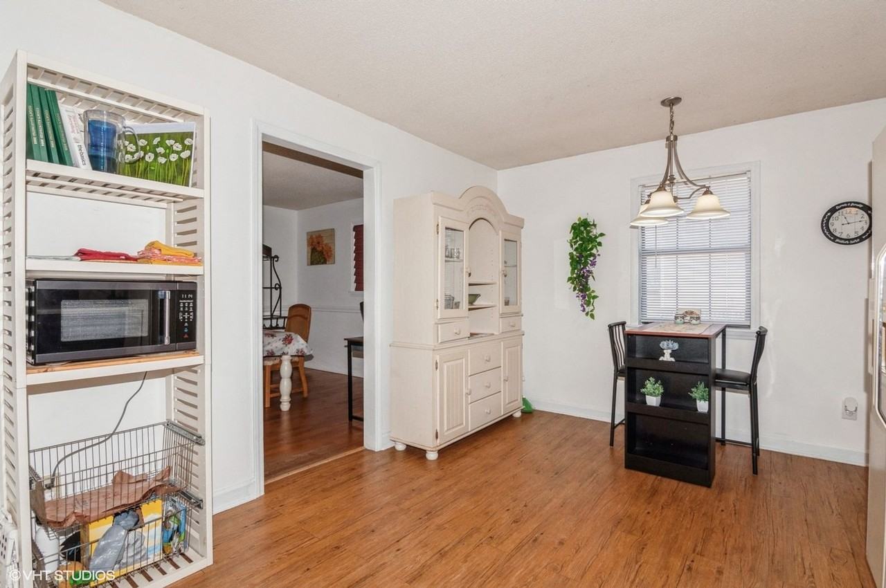 9938 Sandra Ln - Photo 6 of 36