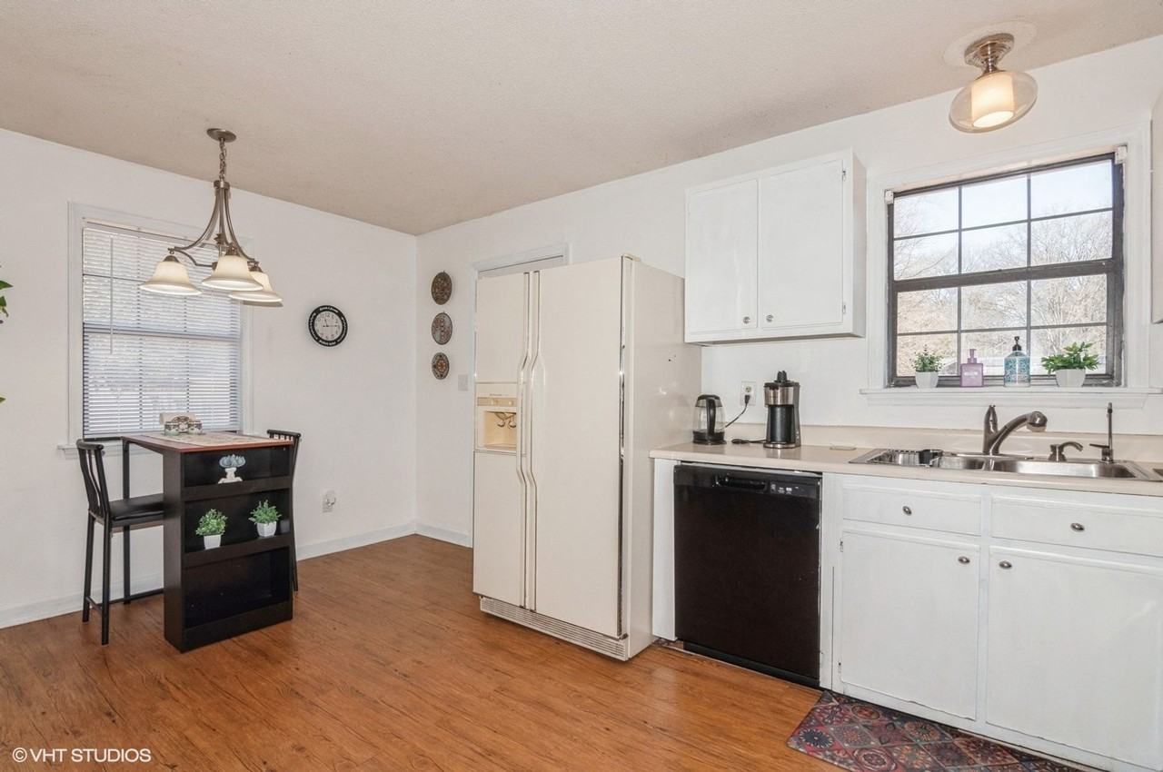 9938 Sandra Ln - Photo 7 of 36