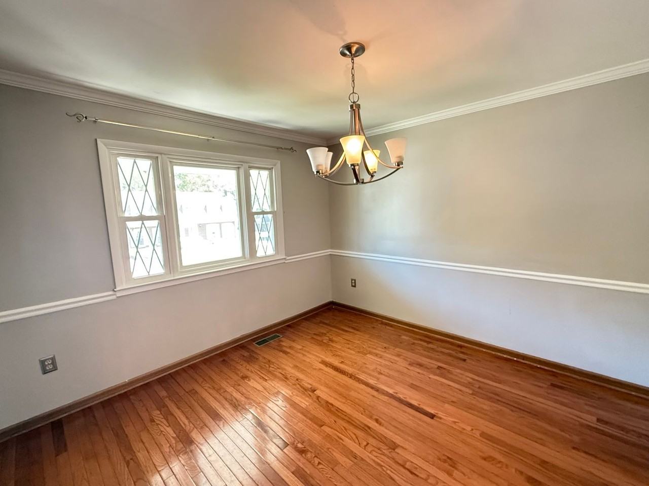 5555 Neddleton Ave - Photo 3 of 22