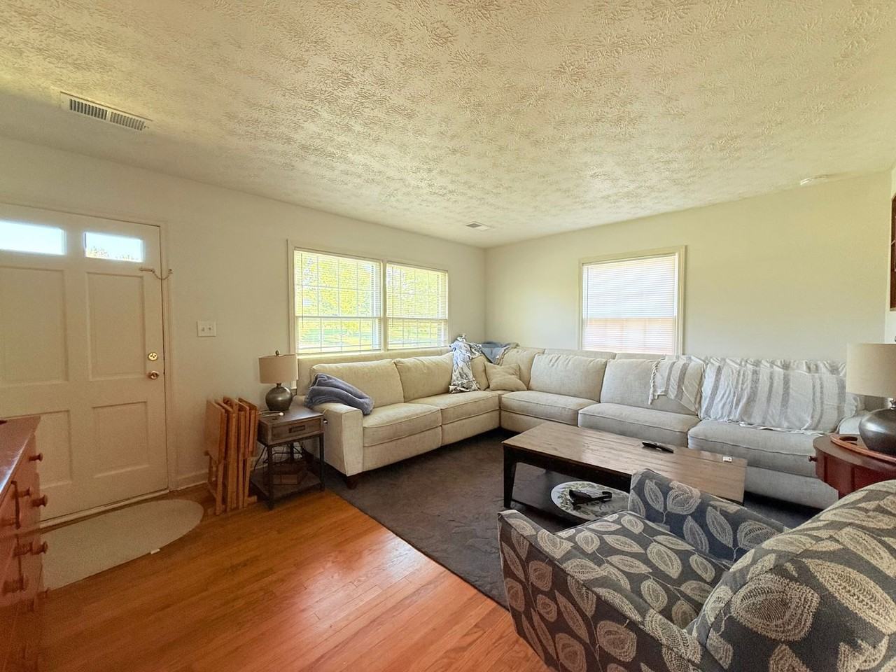 180 Conns Ln - Photo 3 of 10