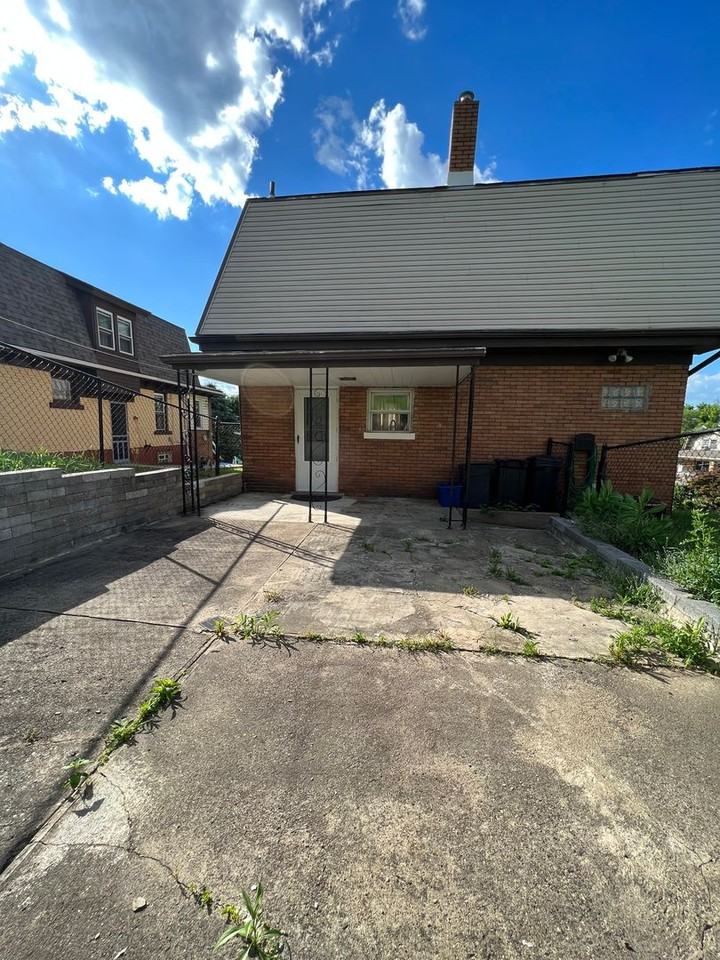 3101 Belleville Street - Photo 2 of 19