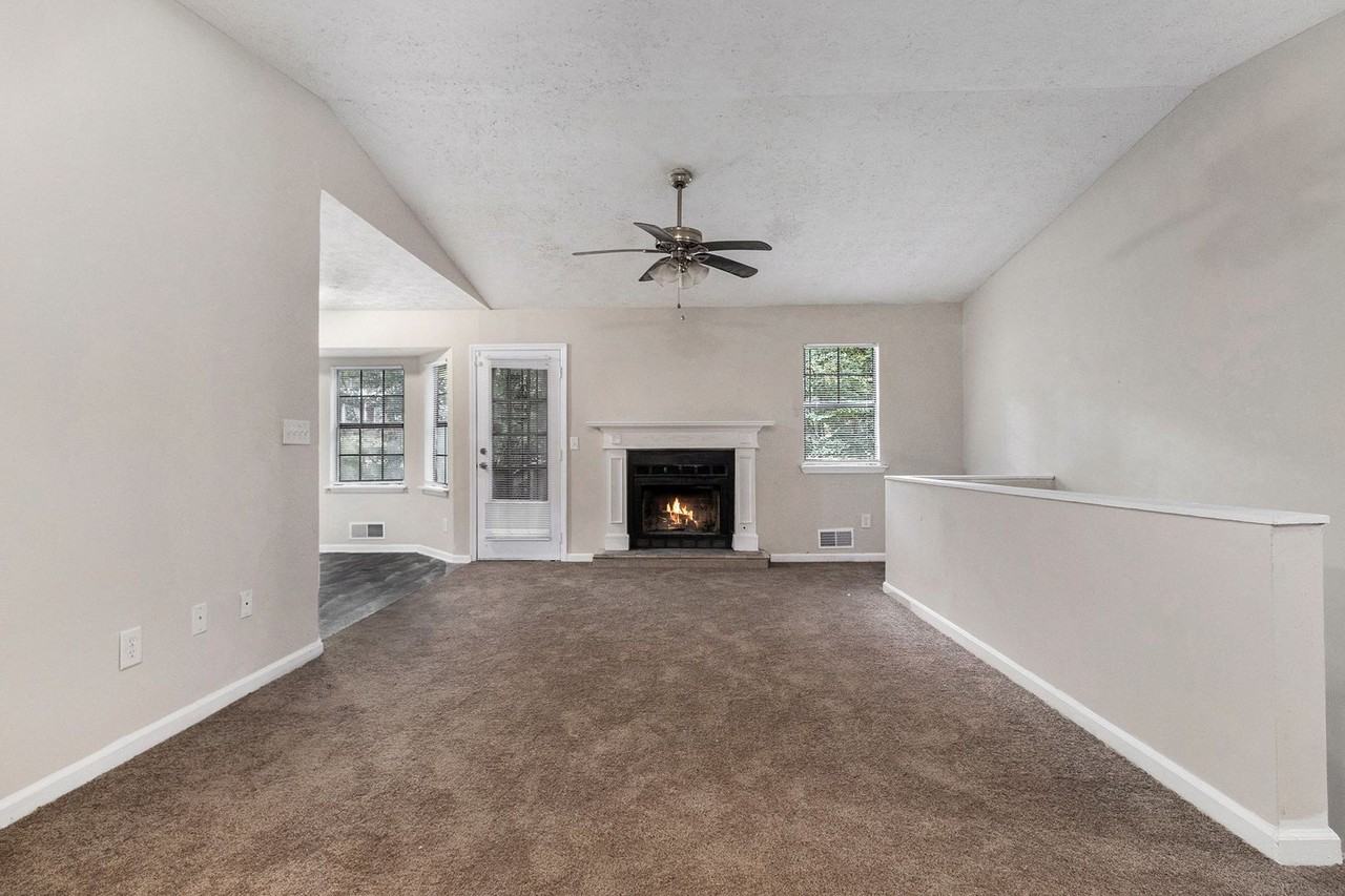 1422 Chedworth Place - Photo 3 of 20