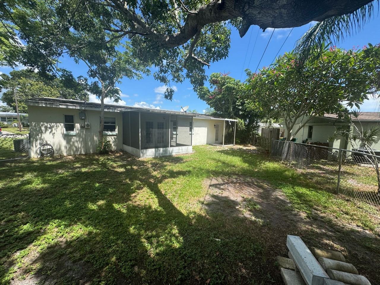 1953 Harrison Avenue - Photo 7 of 32