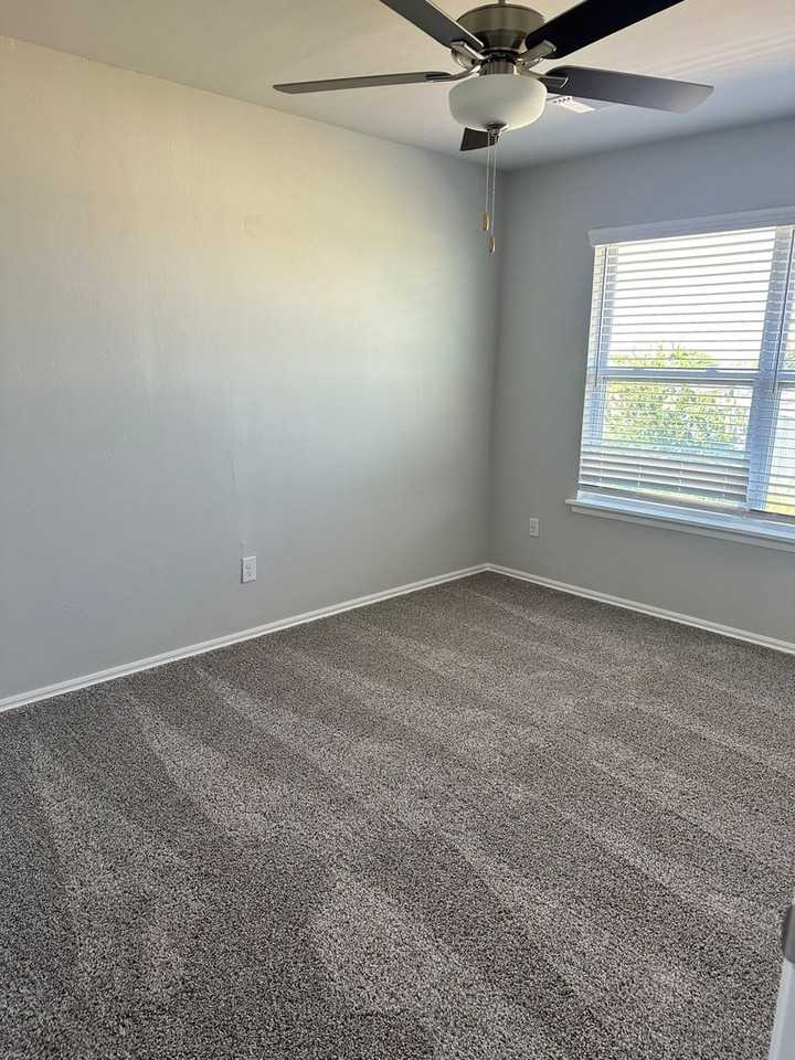 230 Sw 34th St #613 - Photo 6 of 7