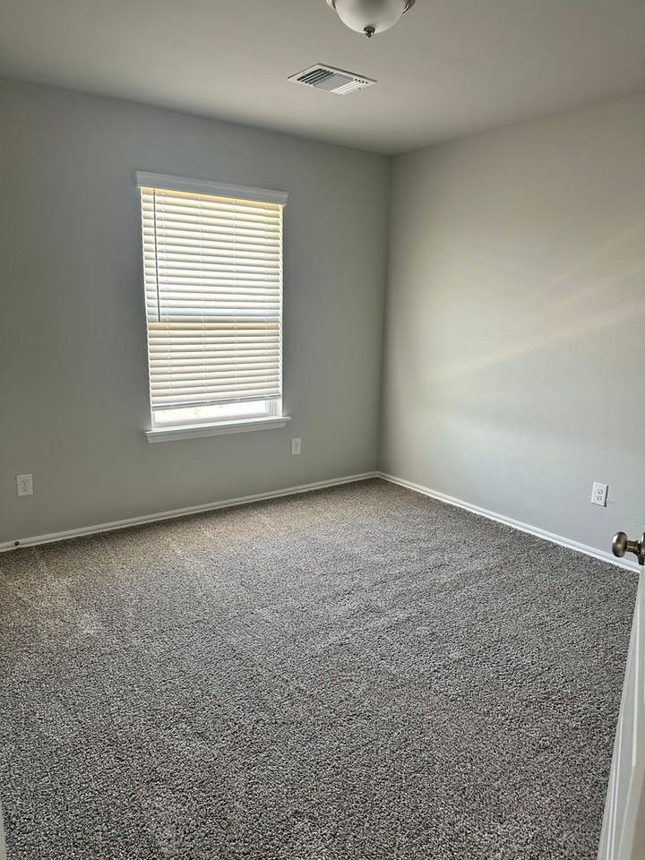 230 Sw 34th St #613 - Photo 7 of 7