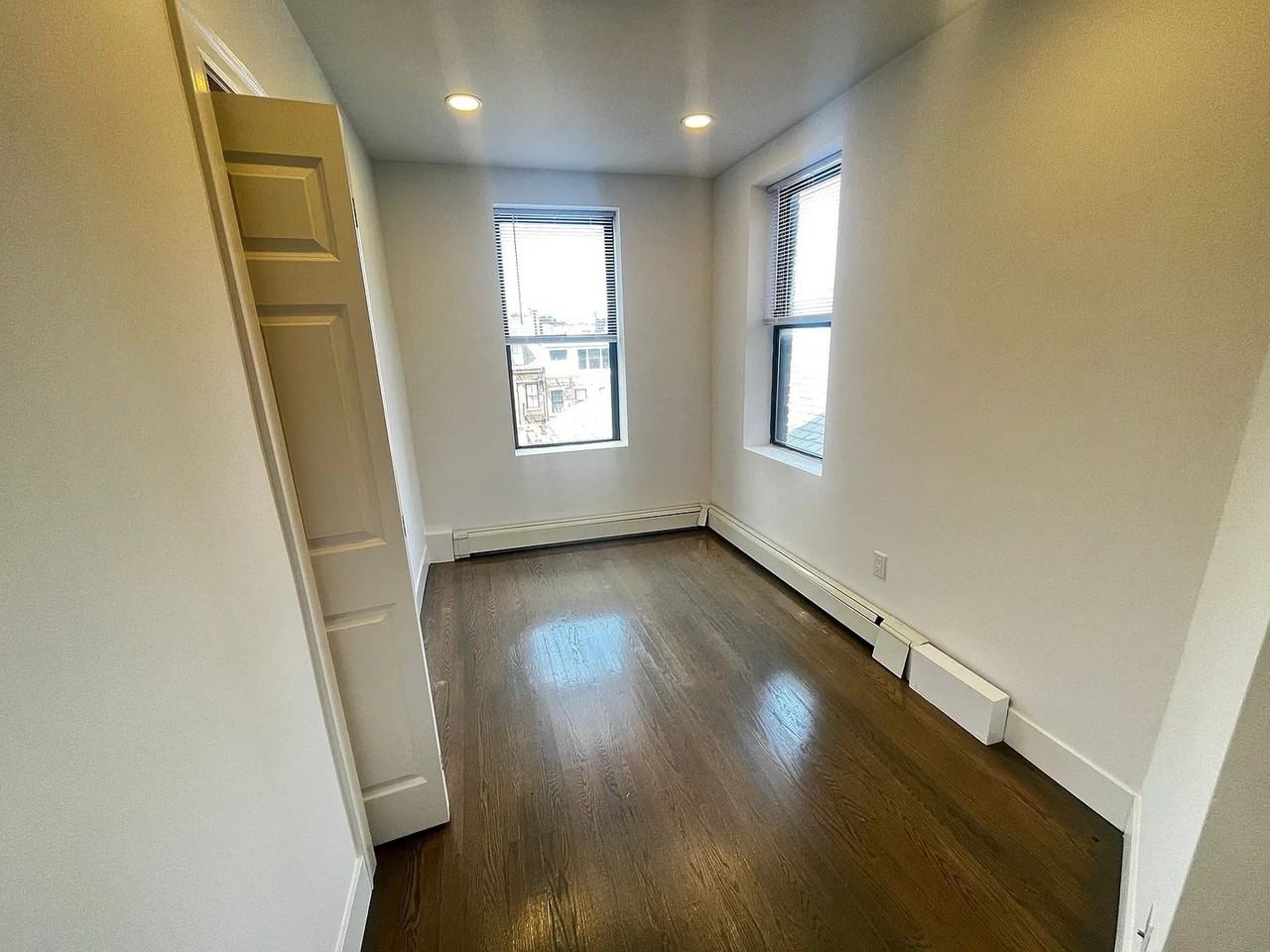 40 Joy Street - Photo 6 of 32