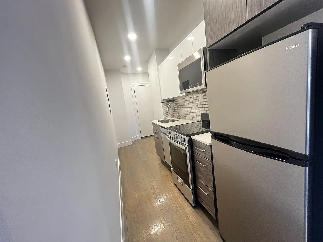 40 Joy Street - Photo 2 of 32