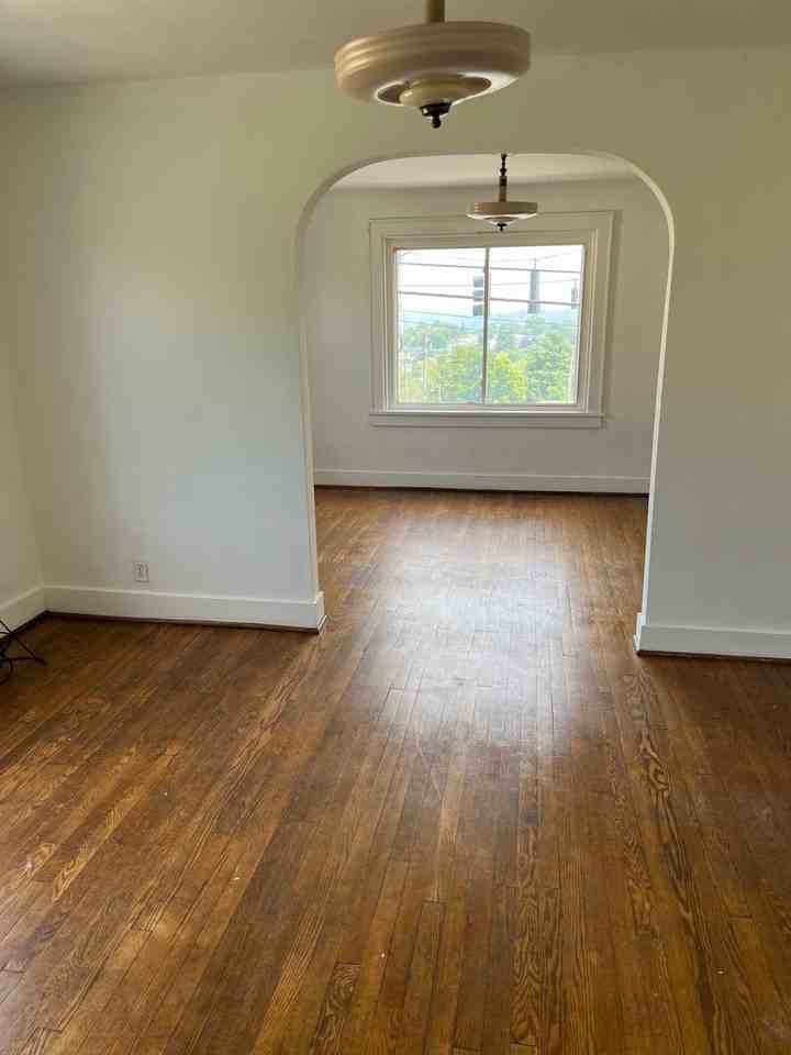 2528 Sunset Blvd - Photo 2 of 10