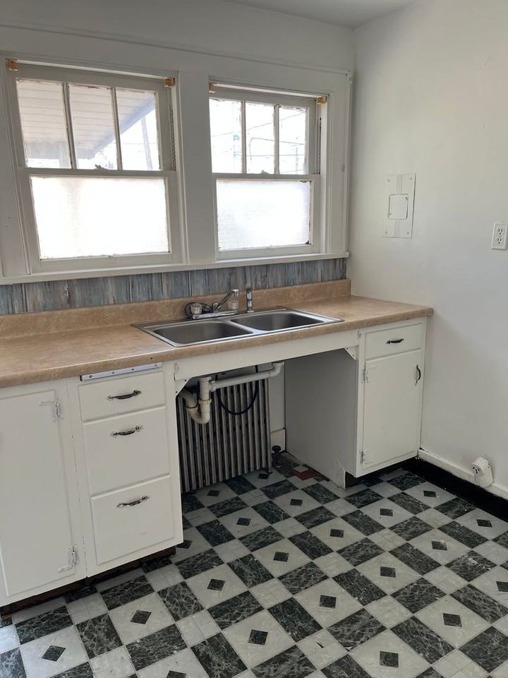 2528 Sunset Blvd - Photo 6 of 10