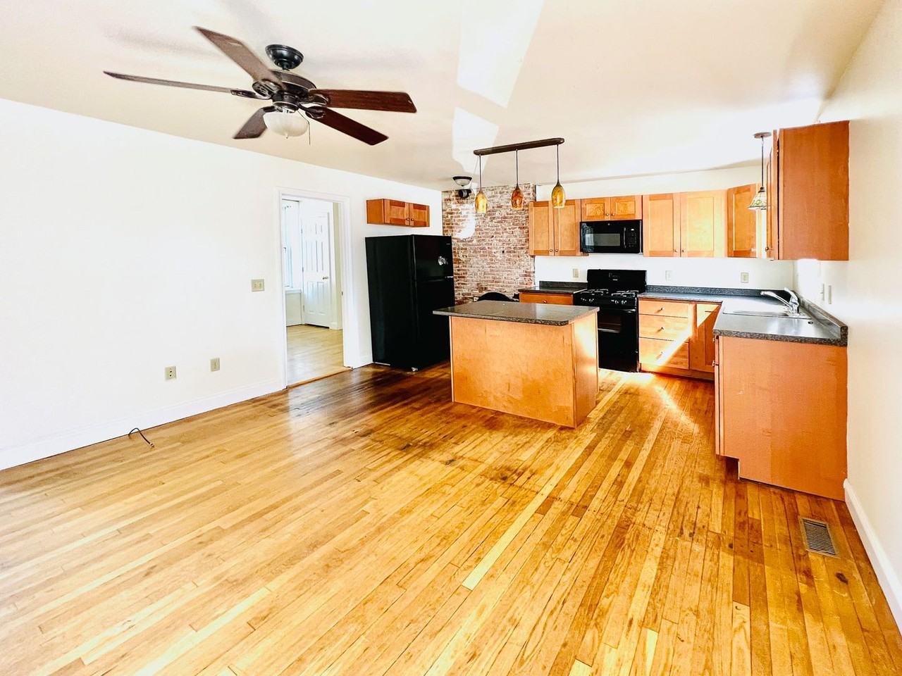 46 King Street - Photo 3 of 28