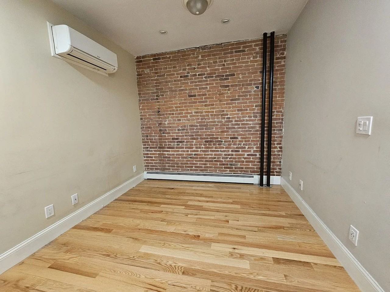 51 Joy St - Photo 3 of 15